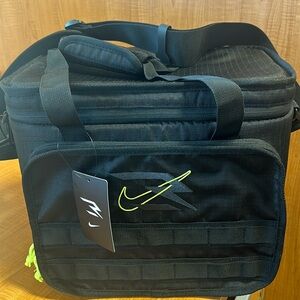 NEW LARGE LUNCH BAG/COOLER